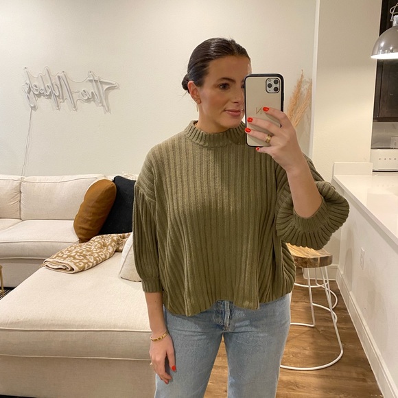 Urban Outfitters Sweater - Picture 2 of 3
